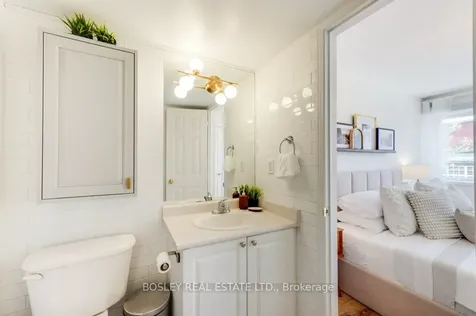 30 Merchant Lane Toronto ON M6P 4J6