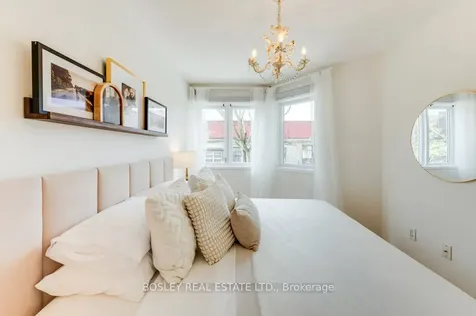 30 Merchant Lane Toronto ON M6P 4J6
