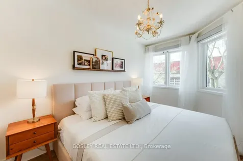 30 Merchant Lane Toronto ON M6P 4J6