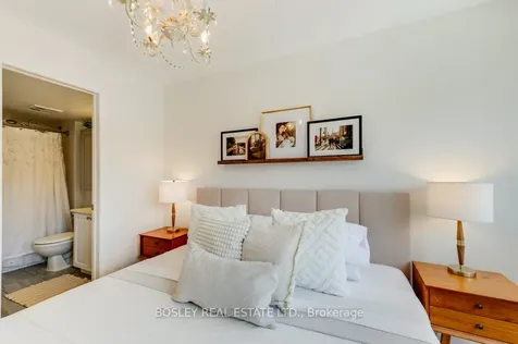 30 Merchant Lane Toronto ON M6P 4J6
