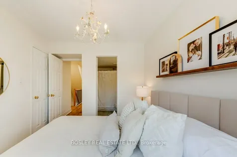 30 Merchant Lane Toronto ON M6P 4J6