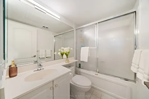 5418 Yonge Street Toronto ON M2N 6X4