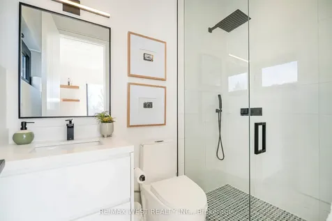 38 Gwendolen Avenue Toronto ON M2N 1A2