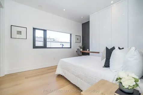 38 Gwendolen Avenue Toronto ON M2N 1A2