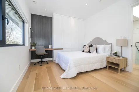 38 Gwendolen Avenue Toronto ON M2N 1A2