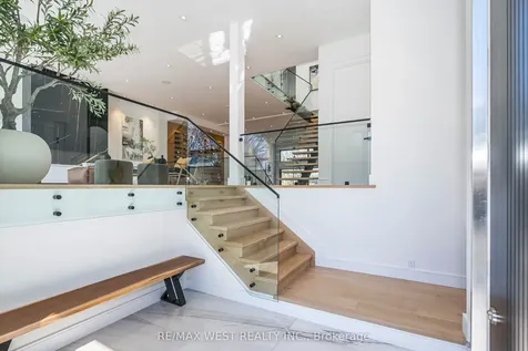 38 Gwendolen Avenue Toronto ON M2N 1A2