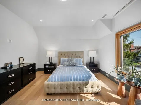 170 Burndale Avenue Toronto ON M2N 1T2