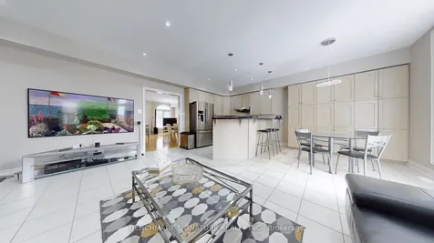 105 Doris Avenue Toronto ON M2N 4T2