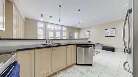 105 Doris Avenue Toronto ON M2N 4T2
