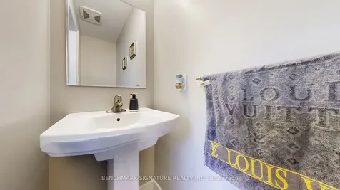 105 Doris Avenue Toronto ON M2N 4T2