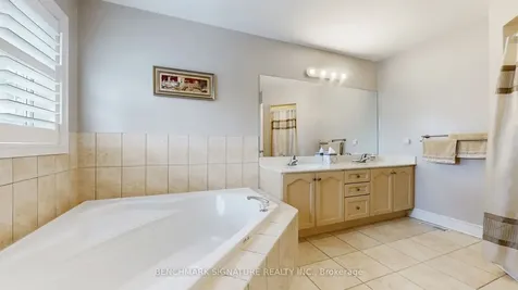 105 Doris Avenue Toronto ON M2N 4T2