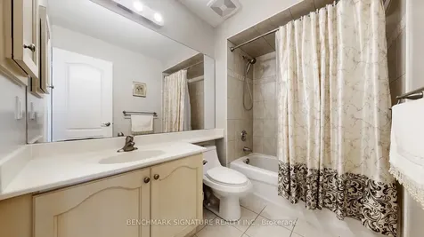 105 Doris Avenue Toronto ON M2N 4T2
