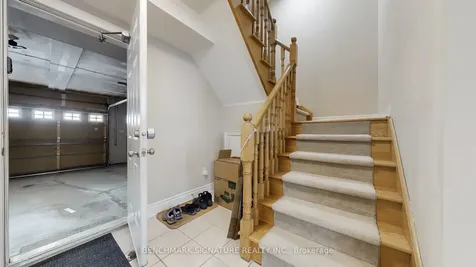 105 Doris Avenue Toronto ON M2N 4T2