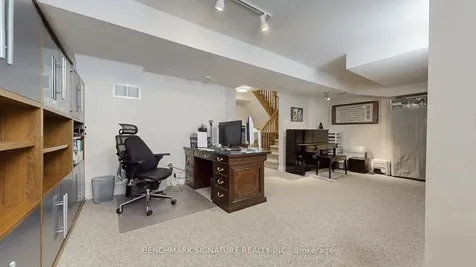 105 Doris Avenue Toronto ON M2N 4T2