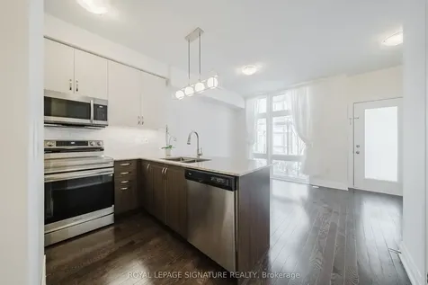 11 Eldora Avenue Toronto ON M2M 0B5