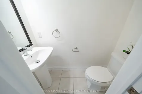 11 Eldora Avenue Toronto ON M2M 0B5