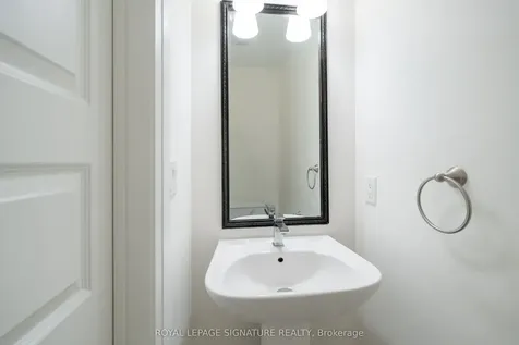 11 Eldora Avenue Toronto ON M2M 0B5