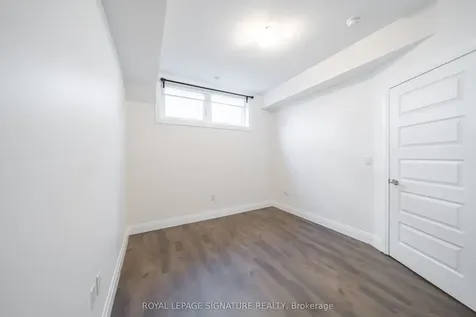 11 Eldora Avenue Toronto ON M2M 0B5