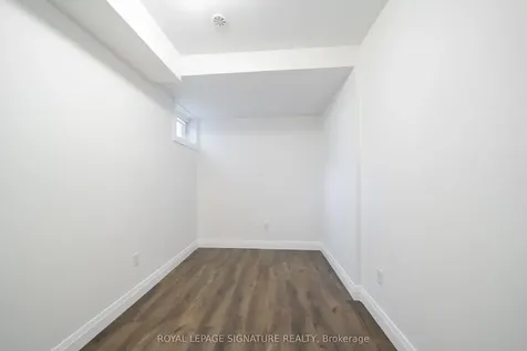 11 Eldora Avenue Toronto ON M2M 0B5