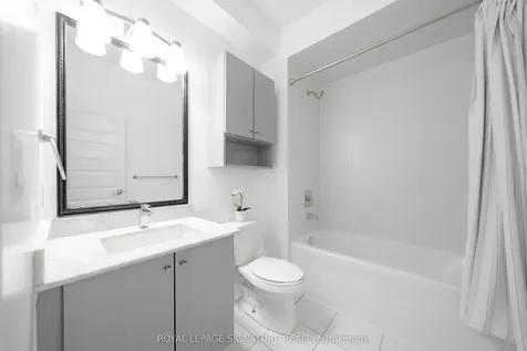 11 Eldora Avenue Toronto ON M2M 0B5