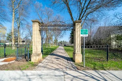 11 Eldora Avenue Toronto ON M2M 0B5