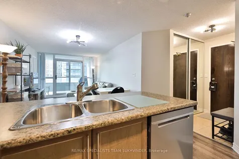 18 Spring Garden Avenue Toronto ON M2N 3G2