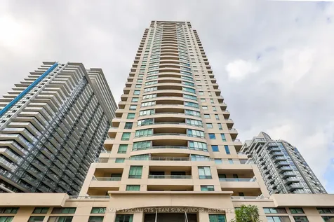 18 Spring Garden Avenue Toronto ON M2N 3G2