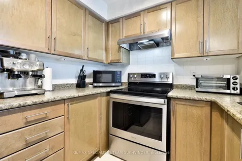 18 Spring Garden Avenue Toronto ON M2N 3G2
