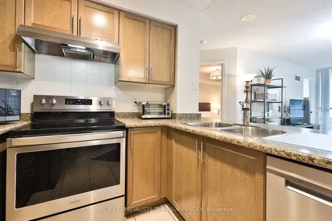 18 Spring Garden Avenue Toronto ON M2N 3G2