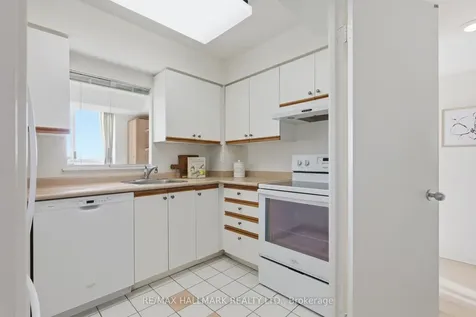 21 Overlea Boulevard Toronto ON M4H 1P2