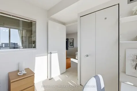 21 Overlea Boulevard Toronto ON M4H 1P2