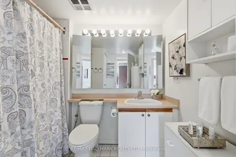 21 Overlea Boulevard Toronto ON M4H 1P2