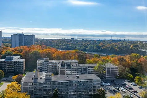 21 Overlea Boulevard Toronto ON M4H 1P2