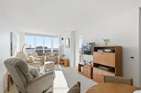 21 Overlea Boulevard Toronto ON M4H 1P2
