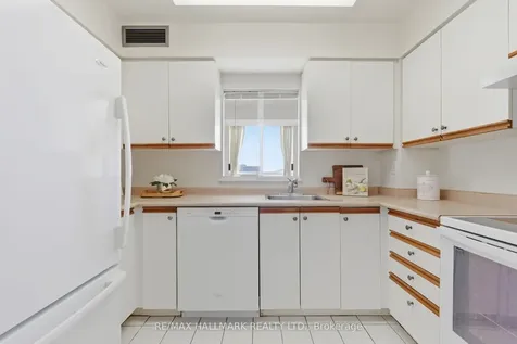 21 Overlea Boulevard Toronto ON M4H 1P2