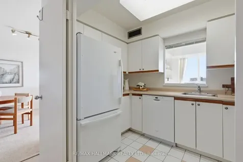 21 Overlea Boulevard Toronto ON M4H 1P2