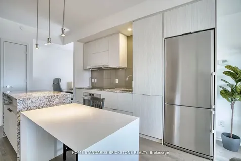 1 Bloor Street E Toronto ON M4W 0A8