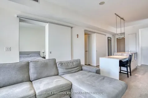 1 Bloor Street E Toronto ON M4W 0A8