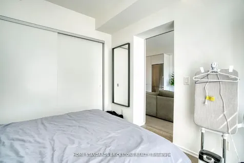 1 Bloor Street E Toronto ON M4W 0A8