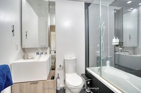 1 Bloor Street E Toronto ON M4W 0A8