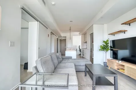 1 Bloor Street E Toronto ON M4W 0A8