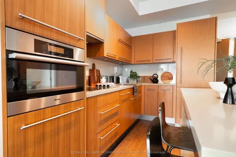 80 John Street Toronto ON M5V 3X4