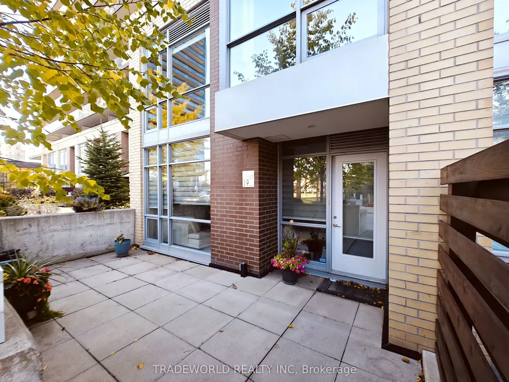 19 Singer Court Toronto ON M2K 0B2
