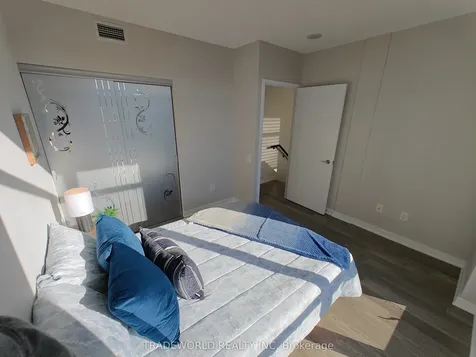 19 Singer Court Toronto ON M2K 0B2
