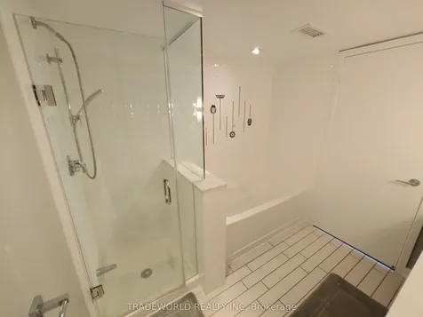 19 Singer Court Toronto ON M2K 0B2