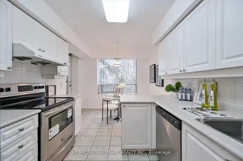 18 Sommerset Way Toronto ON M2N 6X5