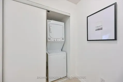 18 Sommerset Way Toronto ON M2N 6X5