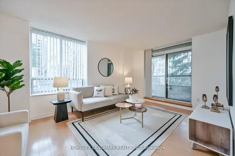 18 Sommerset Way Toronto ON M2N 6X5