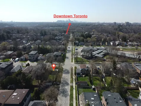 204 Cameron Avenue Toronto ON M2N 1E5