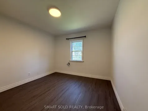 204 Cameron Avenue Toronto ON M2N 1E5